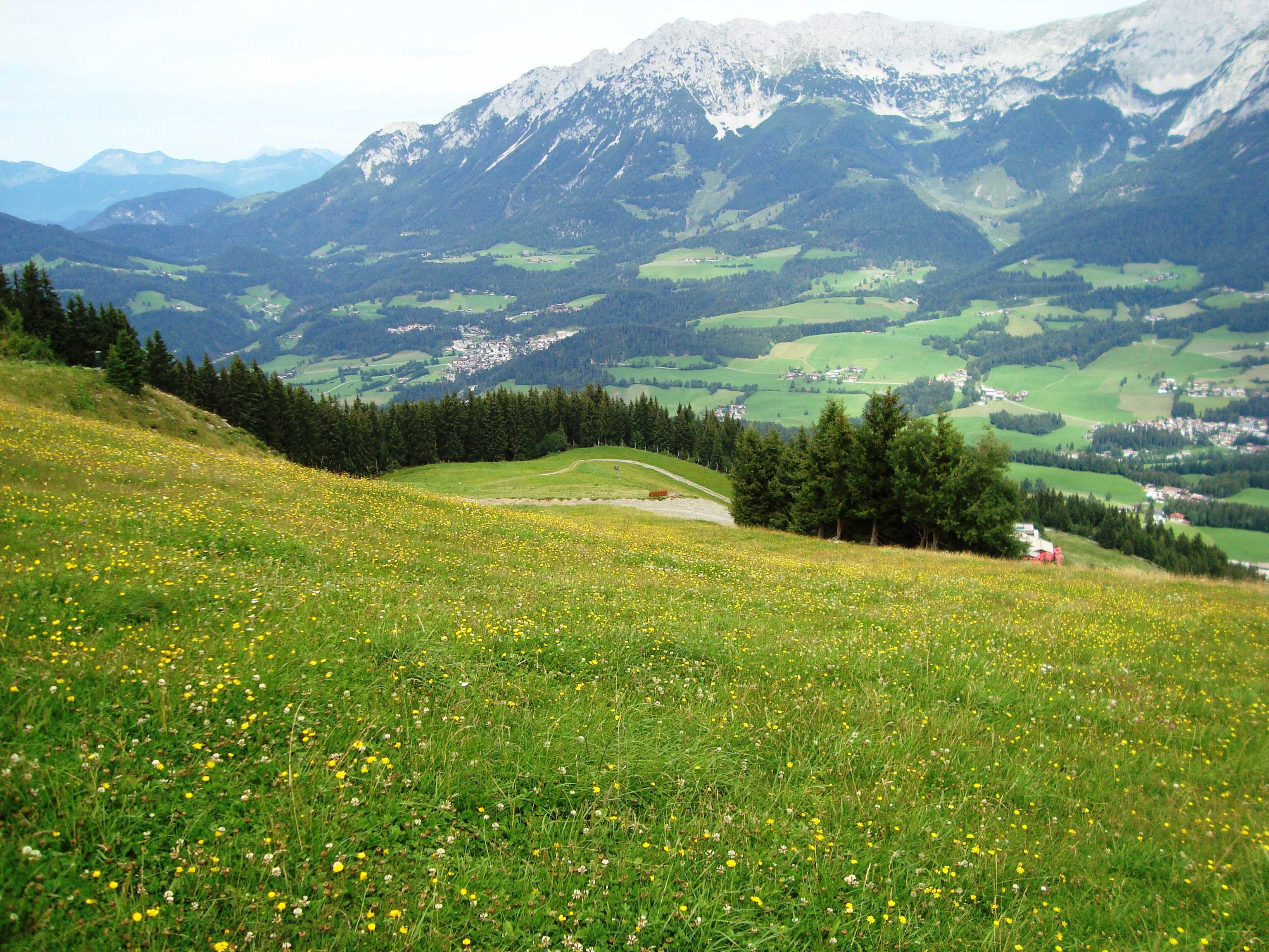 Dafür bekommt diese Piste einen Skiweg über die blaue Piste.